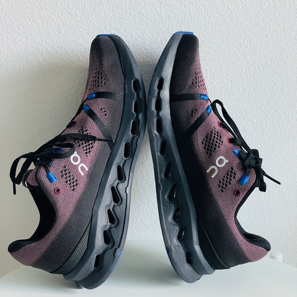 On Cloudsurfer Running Black and Blue Athletic Shoes with CloudTec size 8.5 - Picture 10 of 16